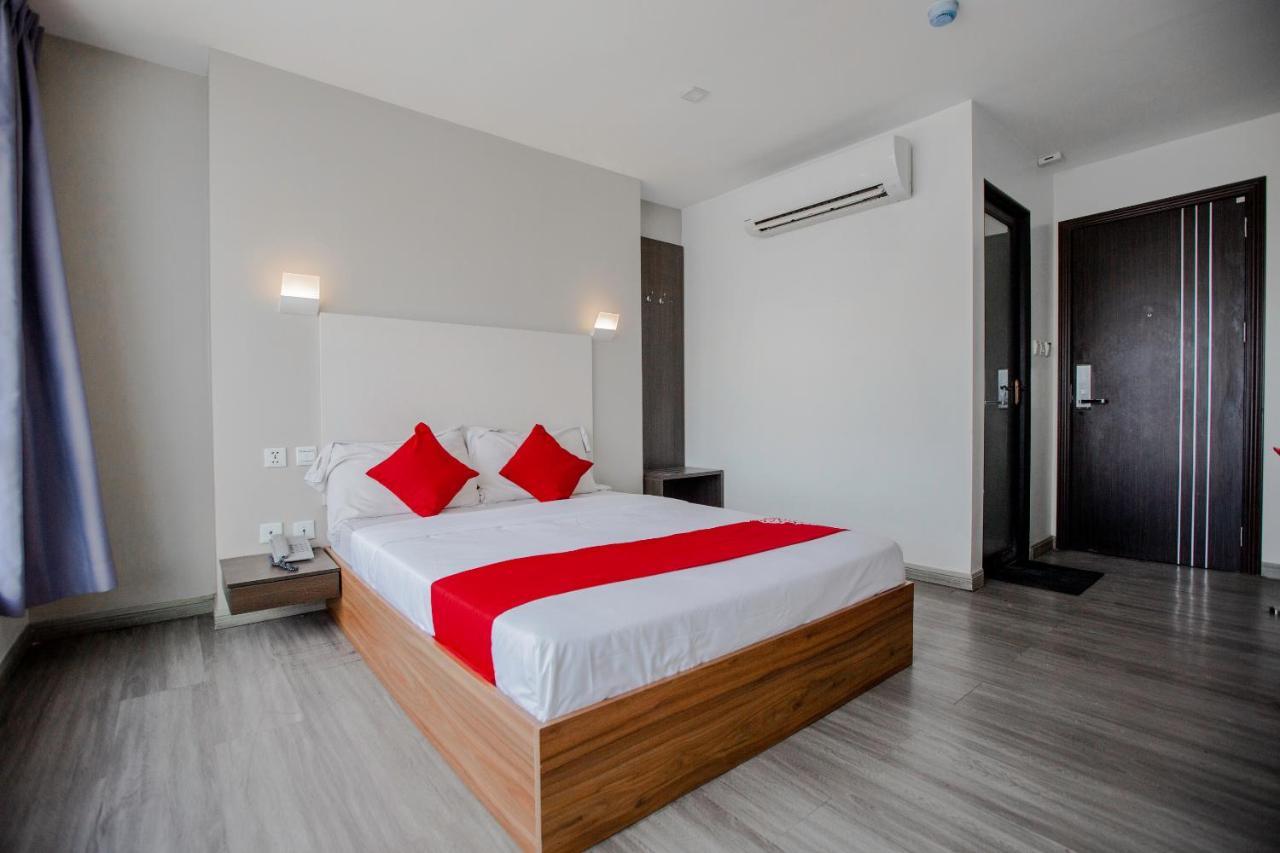 Oyo 666 Mc Hotel Fairview كويزون سيتي المظهر الخارجي الصورة