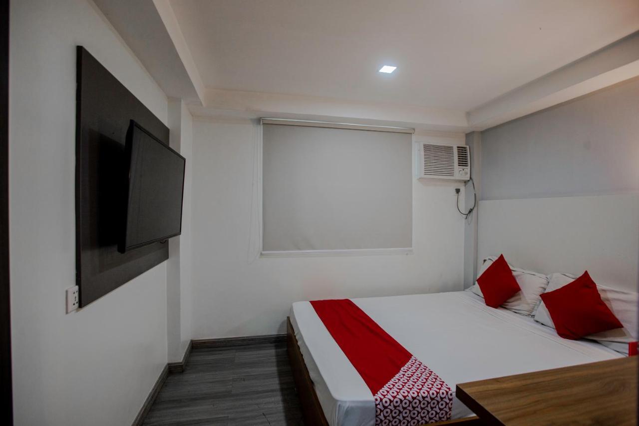 Oyo 666 Mc Hotel Fairview كويزون سيتي المظهر الخارجي الصورة