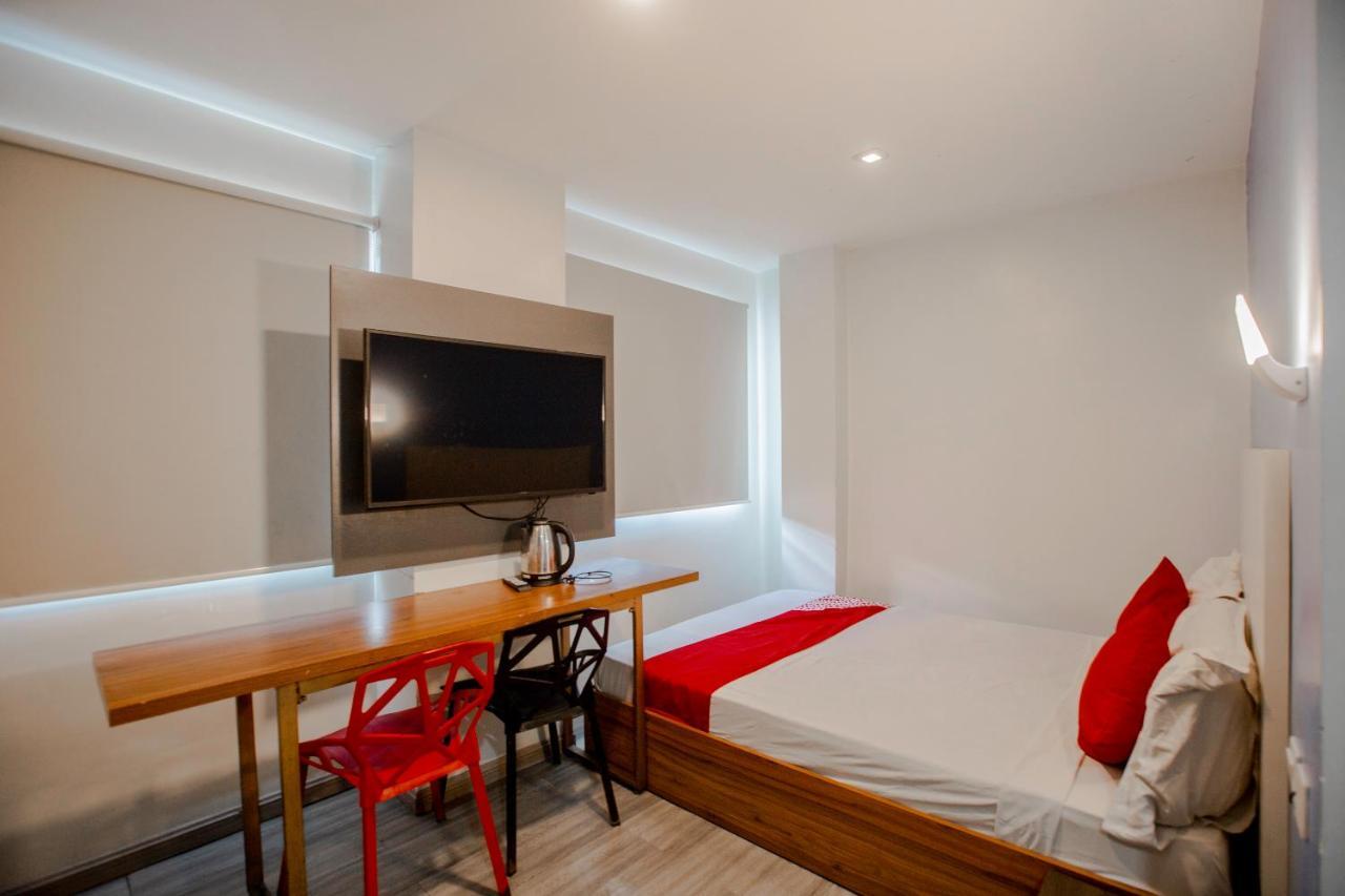 Oyo 666 Mc Hotel Fairview كويزون سيتي المظهر الخارجي الصورة