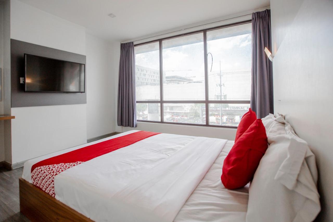 Oyo 666 Mc Hotel Fairview كويزون سيتي المظهر الخارجي الصورة