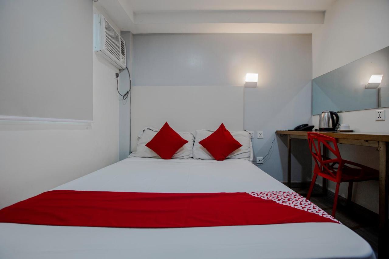 Oyo 666 Mc Hotel Fairview كويزون سيتي المظهر الخارجي الصورة