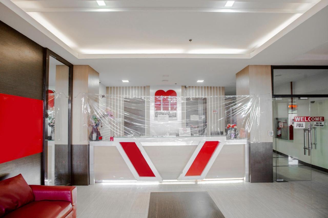 Oyo 666 Mc Hotel Fairview كويزون سيتي المظهر الخارجي الصورة